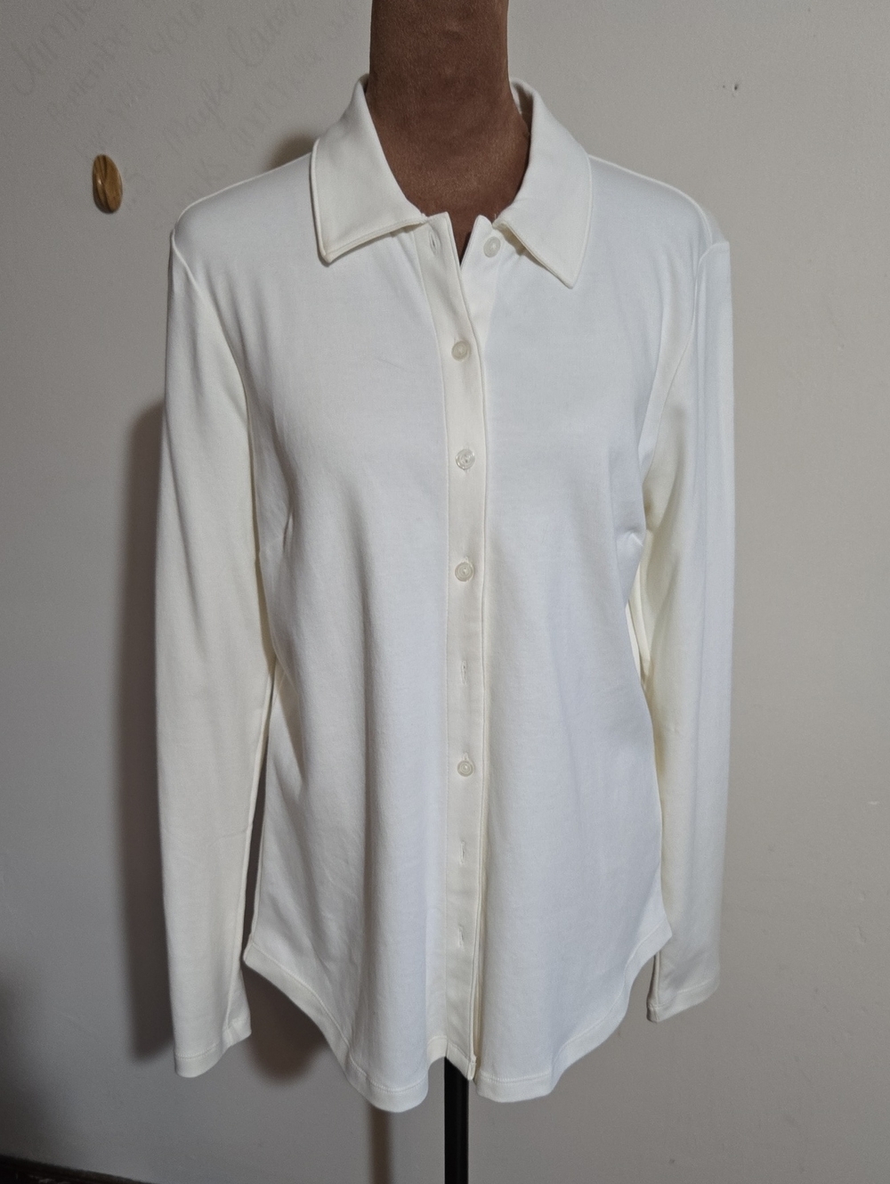 T88 Isaac Mizarahi Live Button Front Top Darting Structured Soft Knit Relaxed
